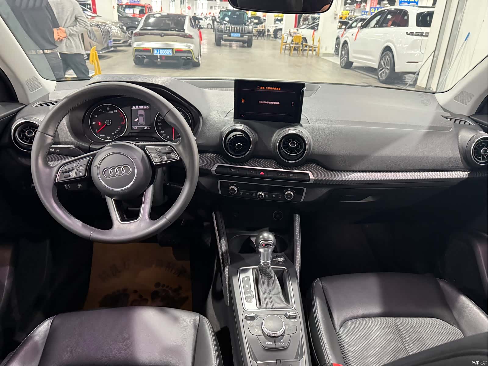 Audi Q2L, 2020 6