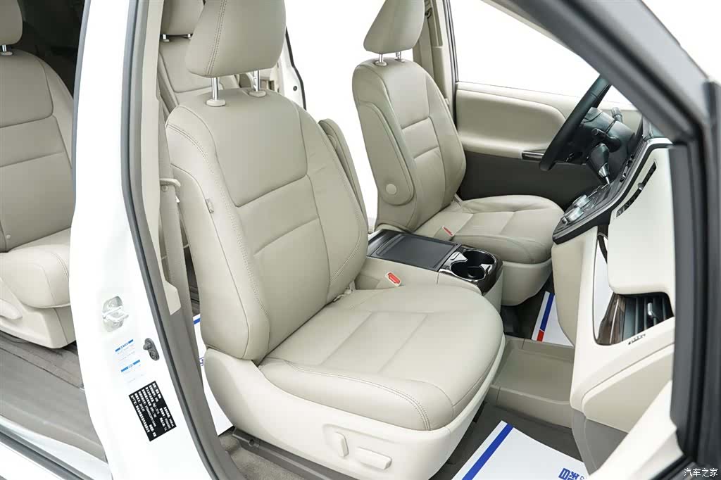 Toyota Sienna, 2016 28