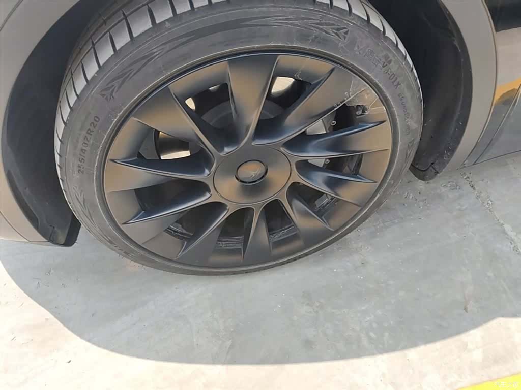 Tesla Model Y, 2022 23