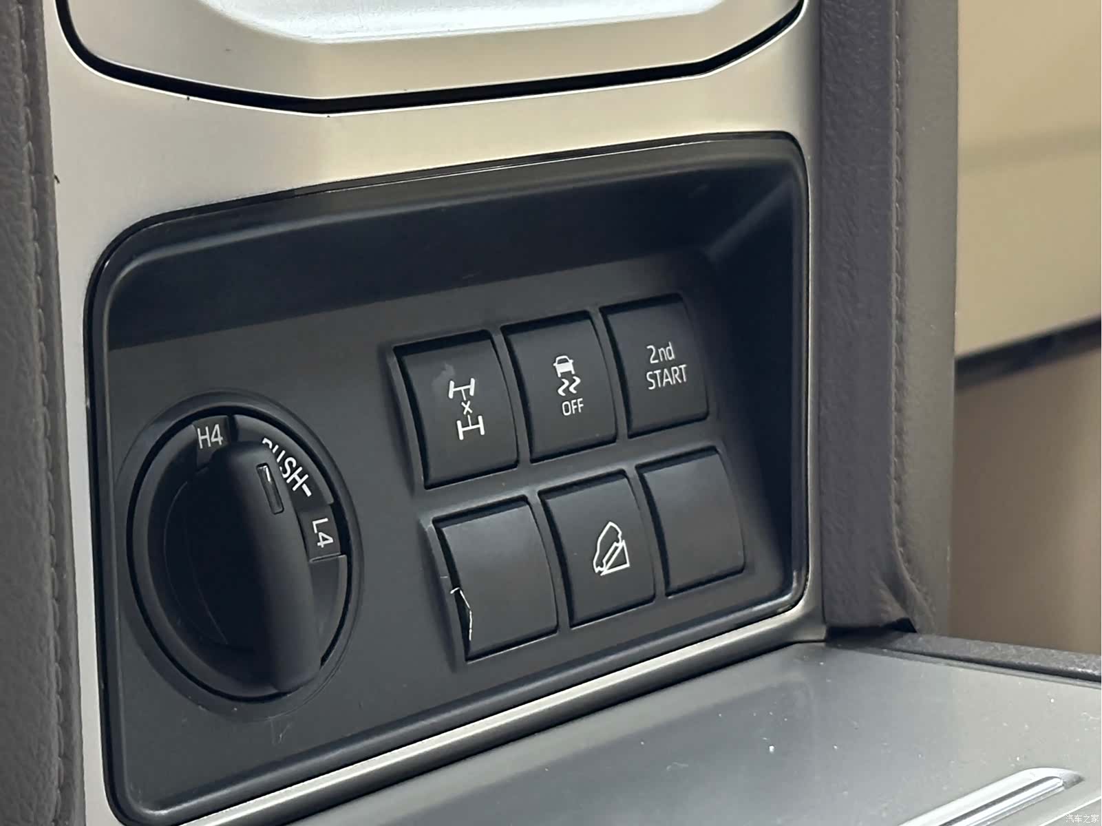 Toyota Prado, 2023 13