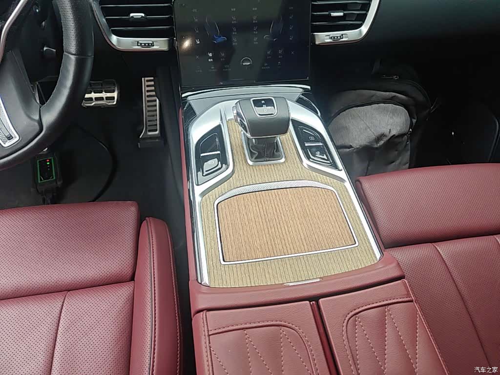 Hongqi E-HS9, 2023 14