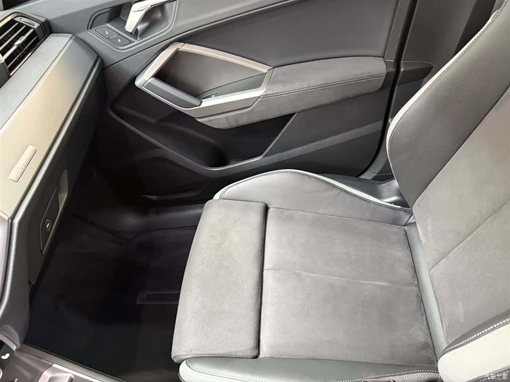 Audi Q3, 2023 12