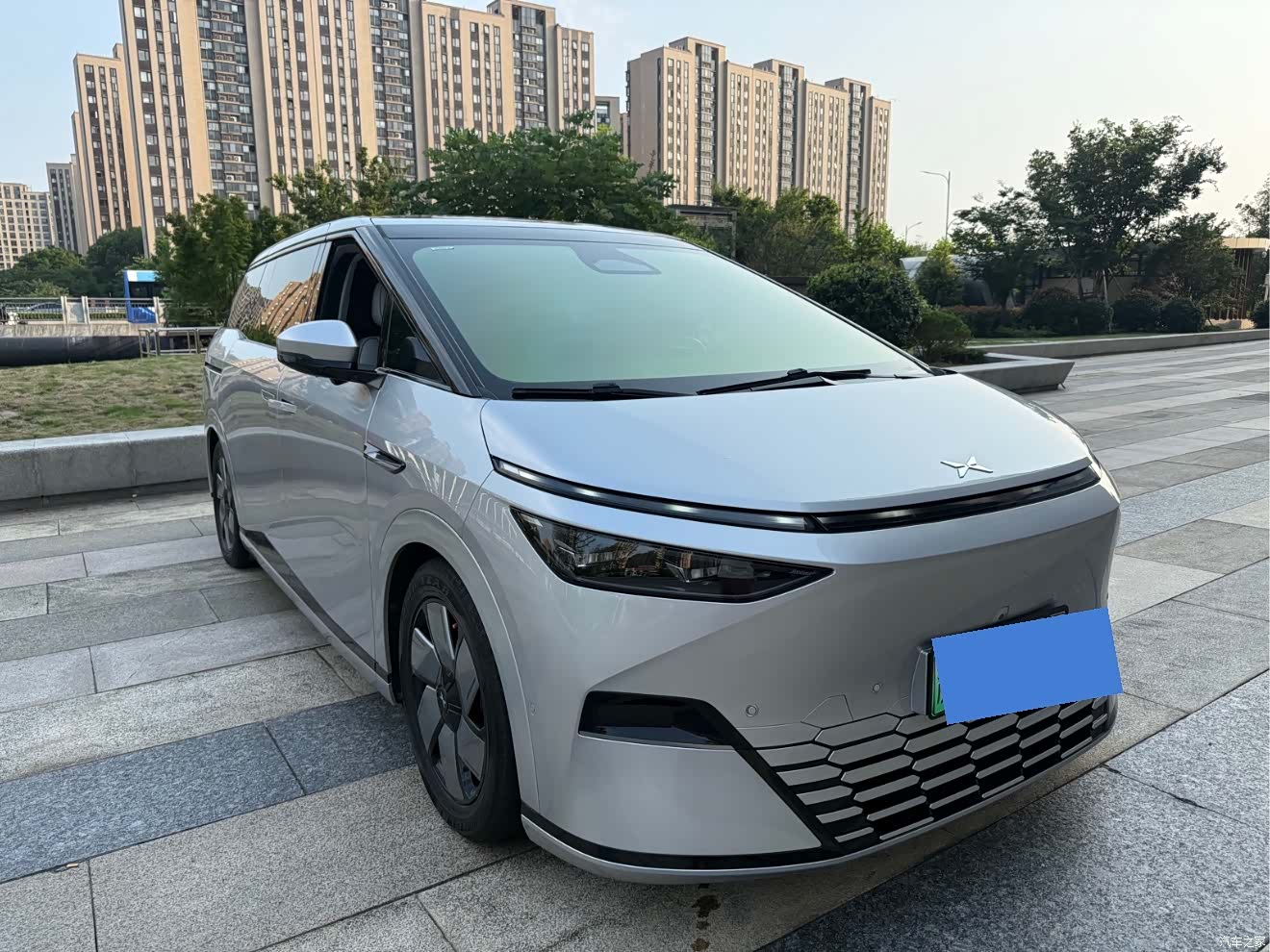 Xpeng X9, 2024 3
