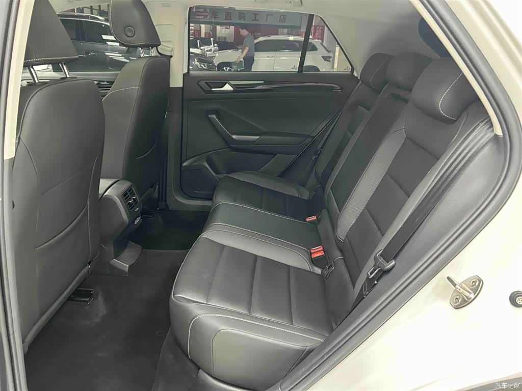 Volkswagen T-ROC, 2022 14