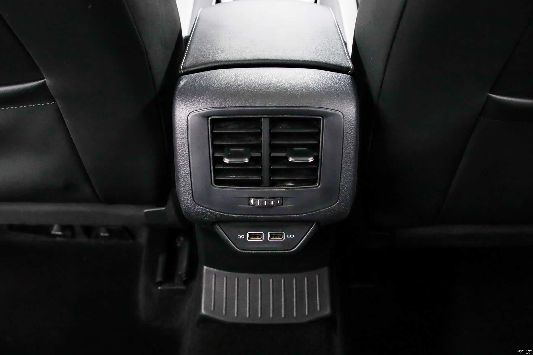 Volkswagen T-ROC, 2023 16