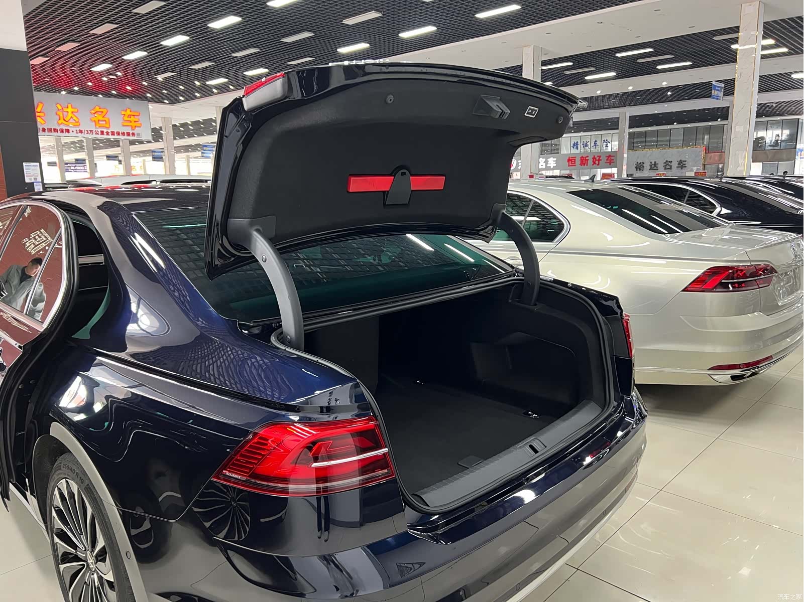 Volkswagen Phideon, 2022 15