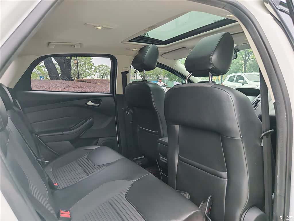 Ford Focus, 2019 13