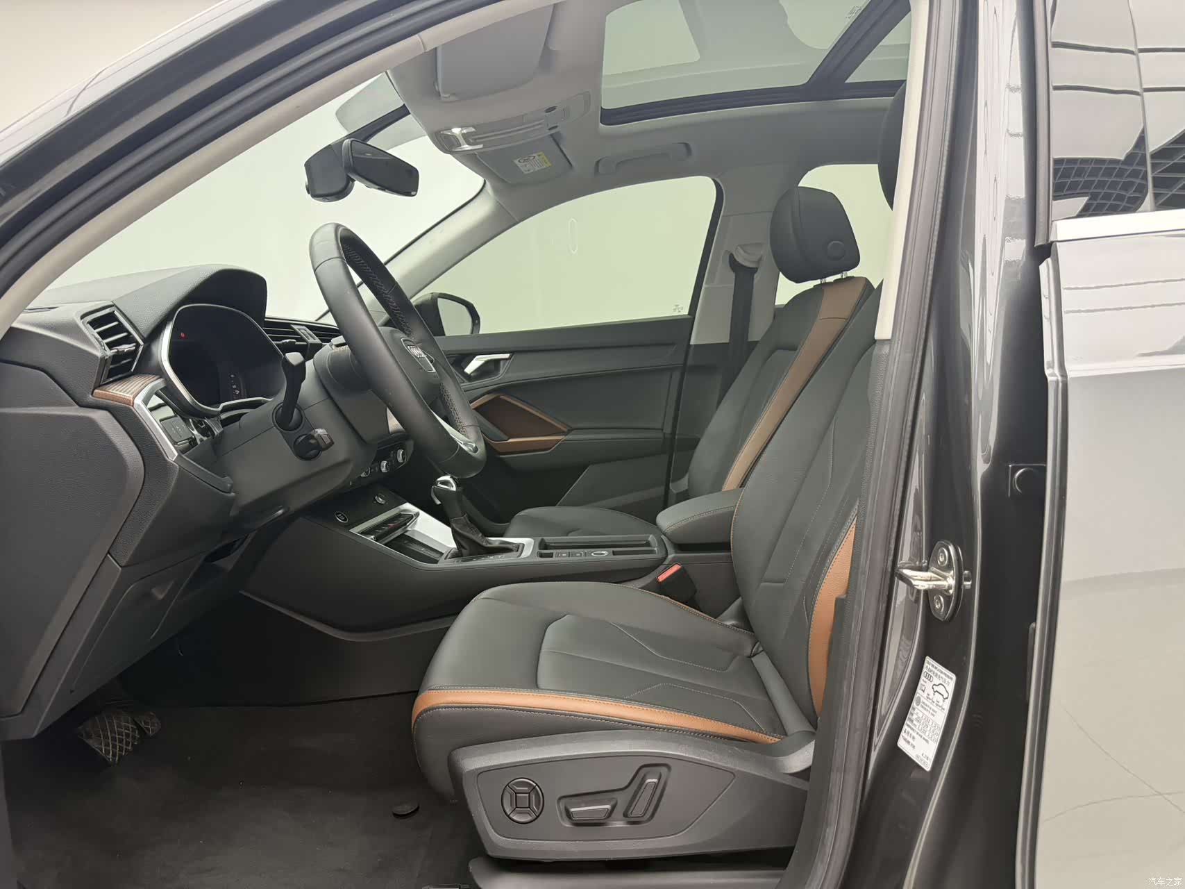 Audi Q3, 2022 11