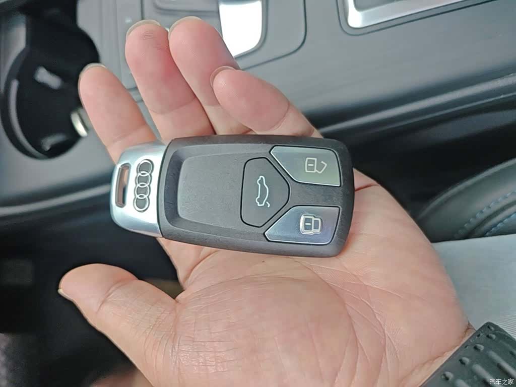 Audi A4L, 2018 17