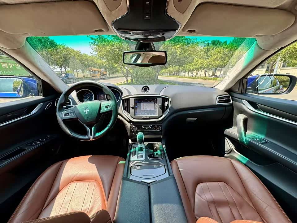 Maserati Ghibli Maserati Ghibli