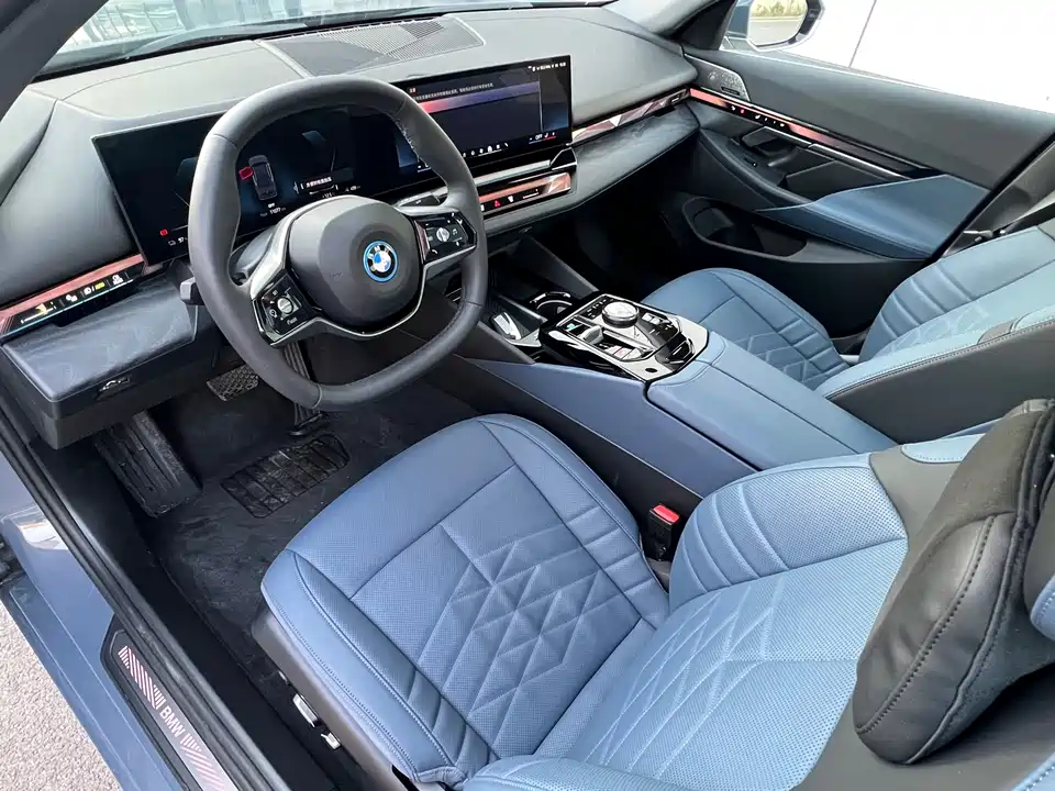 BMW i5