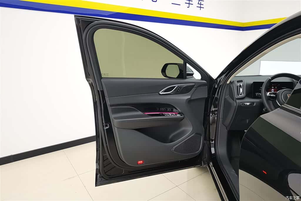 Hongqi HS3, 2024 7