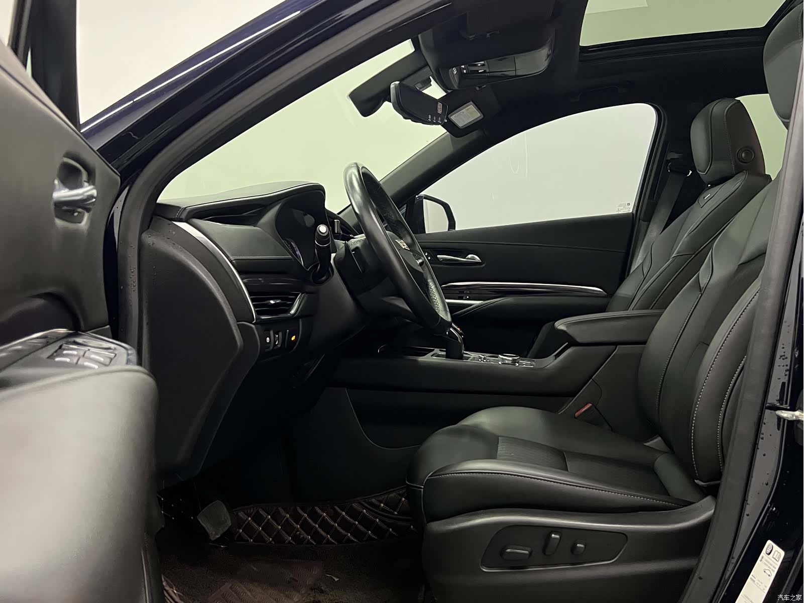 Cadillac XT4, 2020 все фото