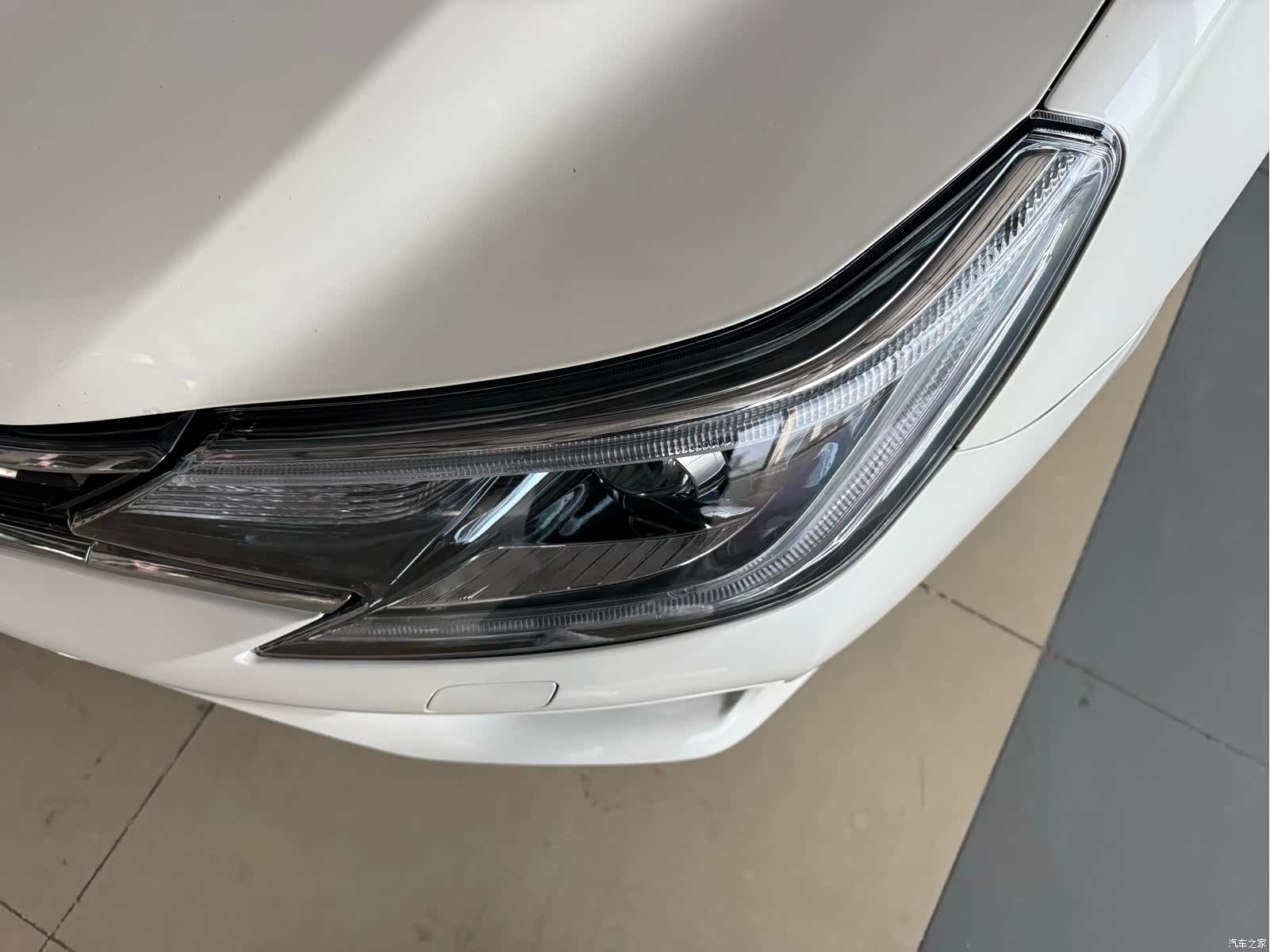Toyota 2.5V, 2015 14