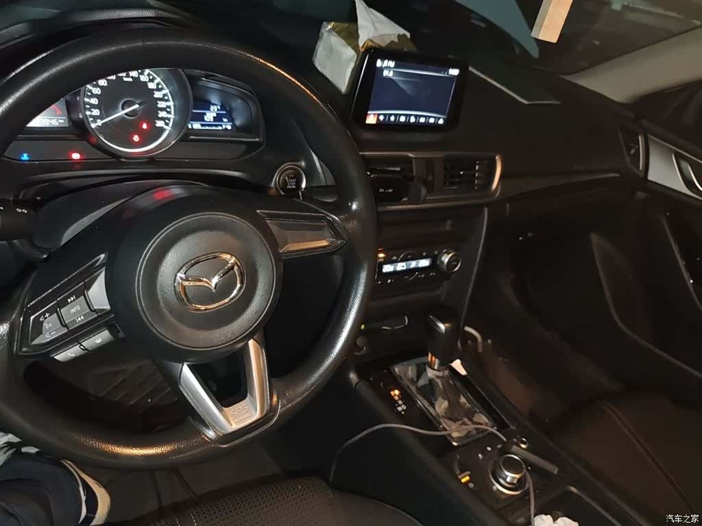 Mazda Mazda3, 2017 13