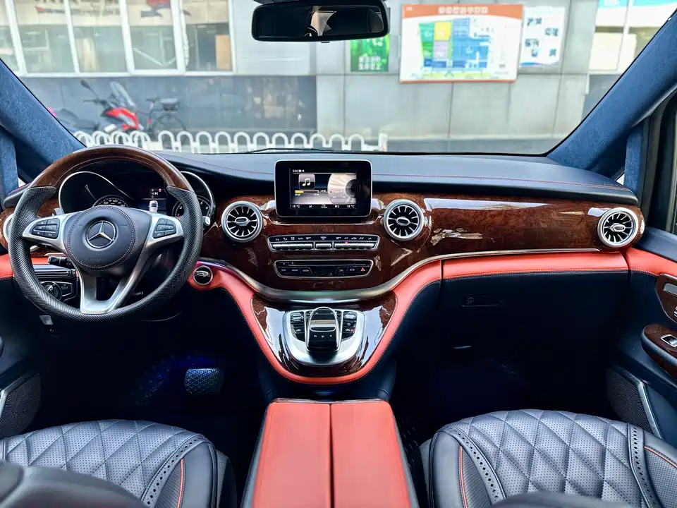 Mercedes-Benz V-class