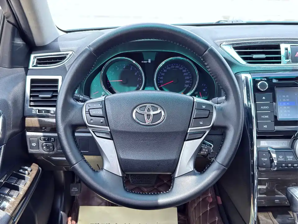 Toyota Reiz