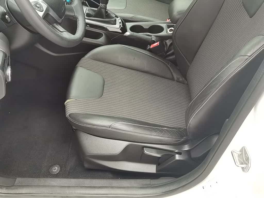 Ford Focus, 2014 20
