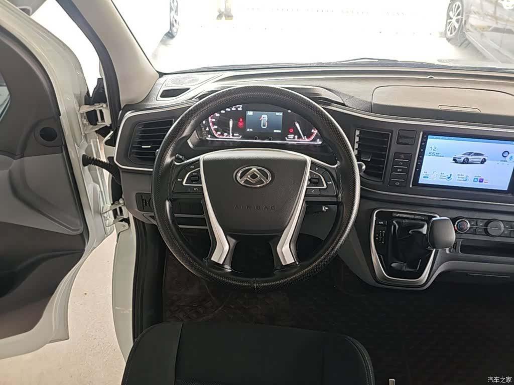 Maxus V80, 2025 11