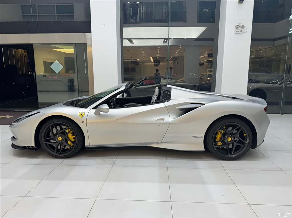Ferrari F8, 2023 6