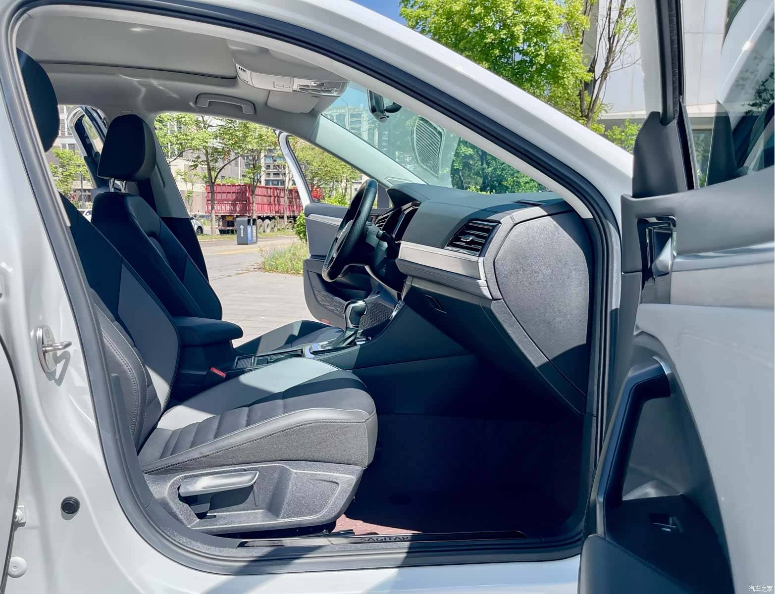 Volkswagen Sagitar, 2022 8