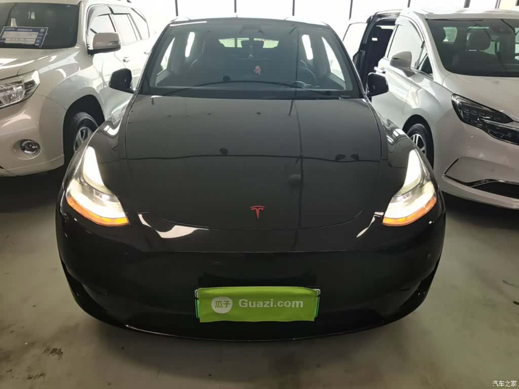Tesla Model Y, 2023 3