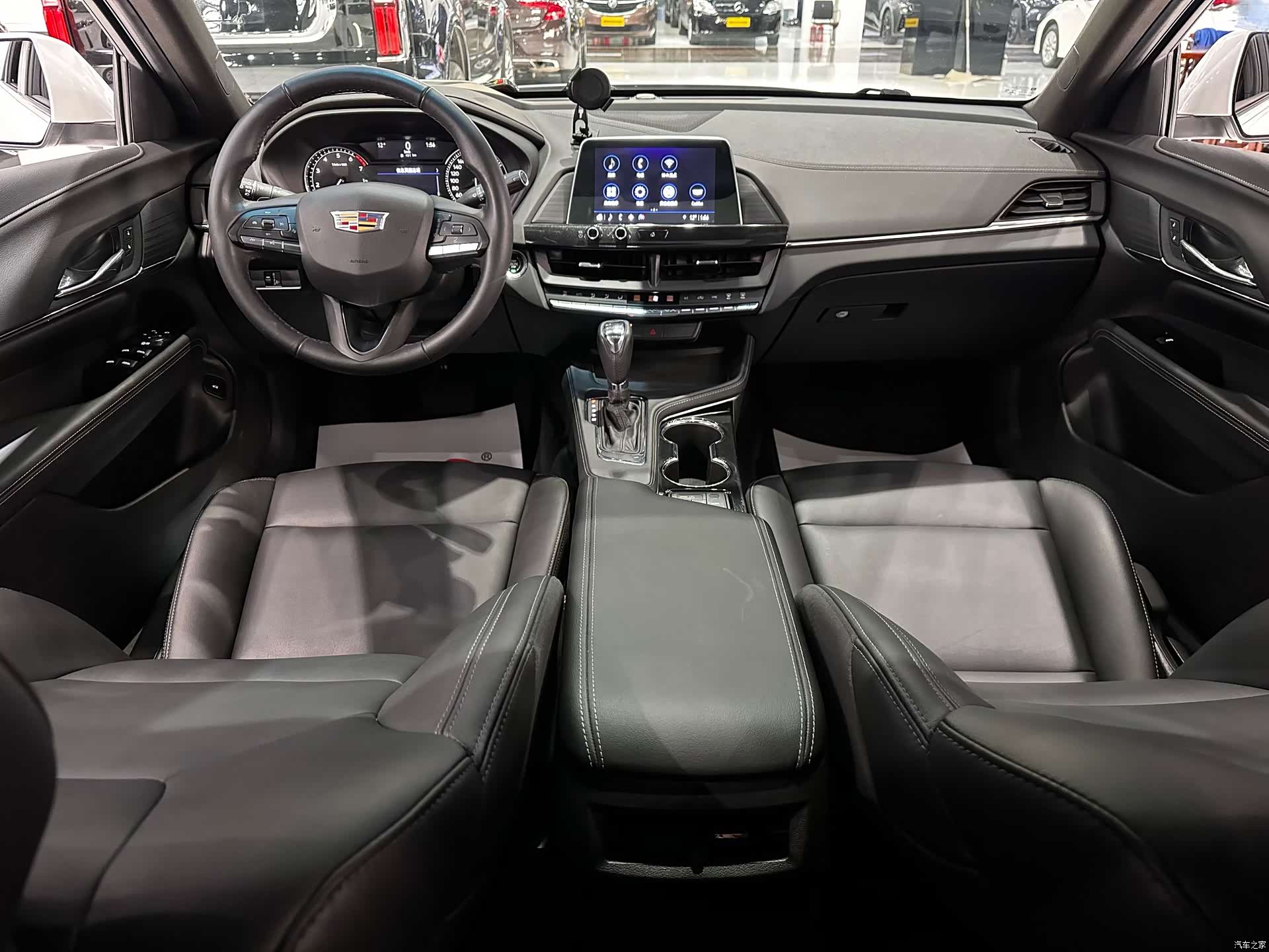 Cadillac CT4, 2023 9