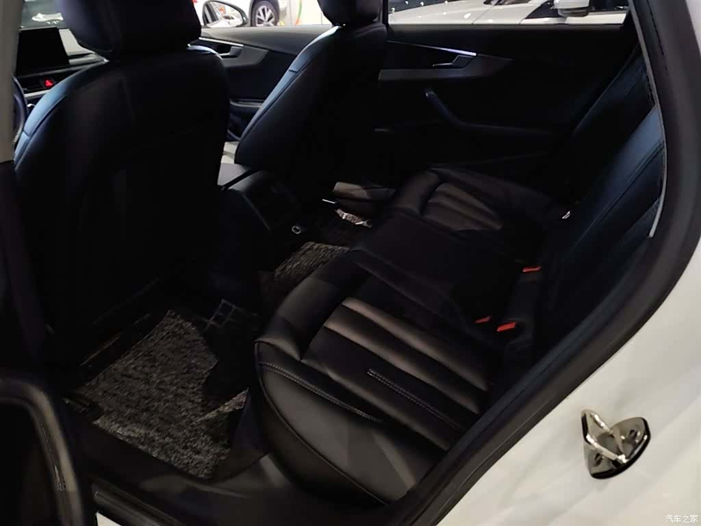 Audi A4L, 2018 17