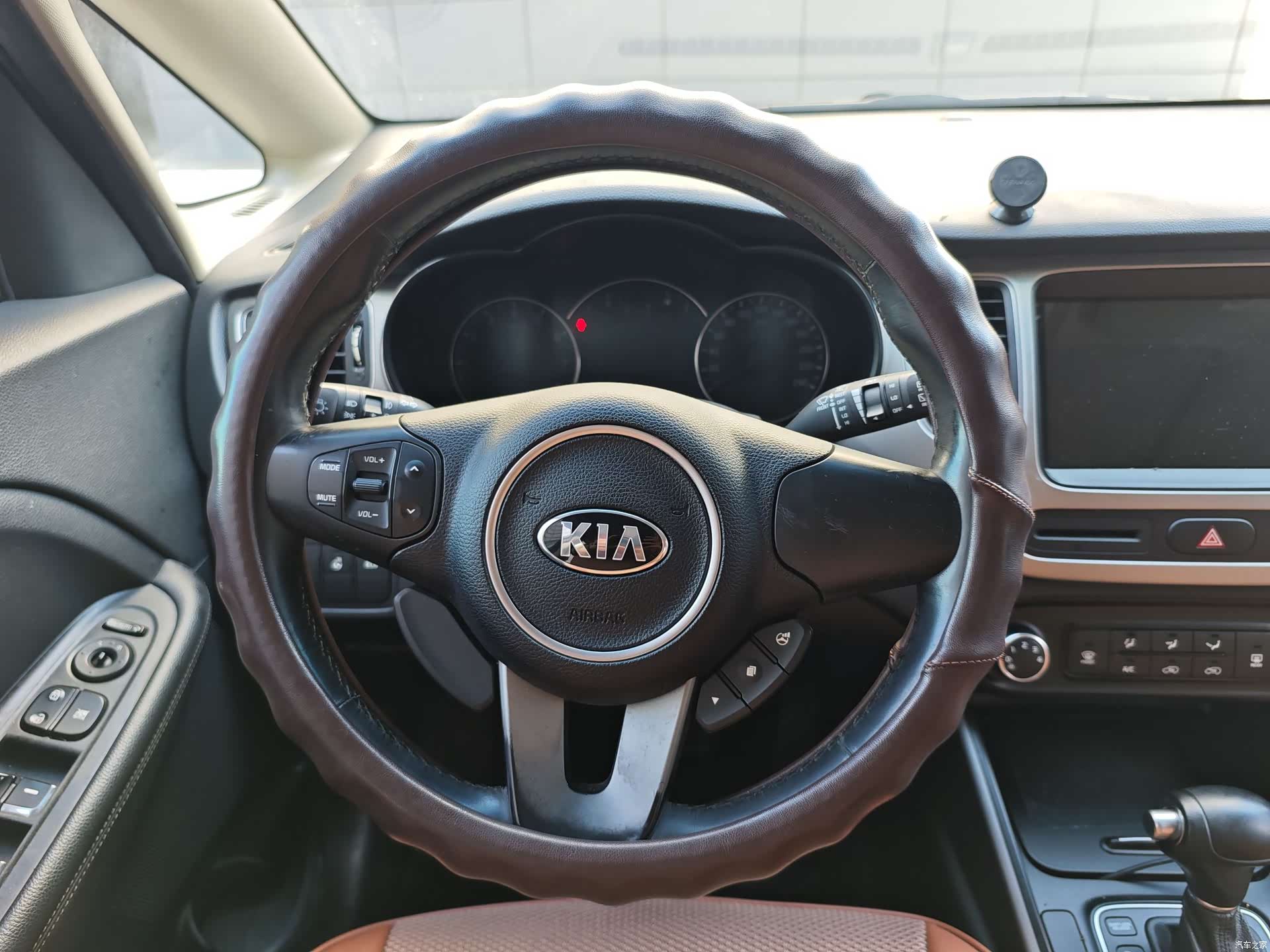 Kia 7, 2015 14