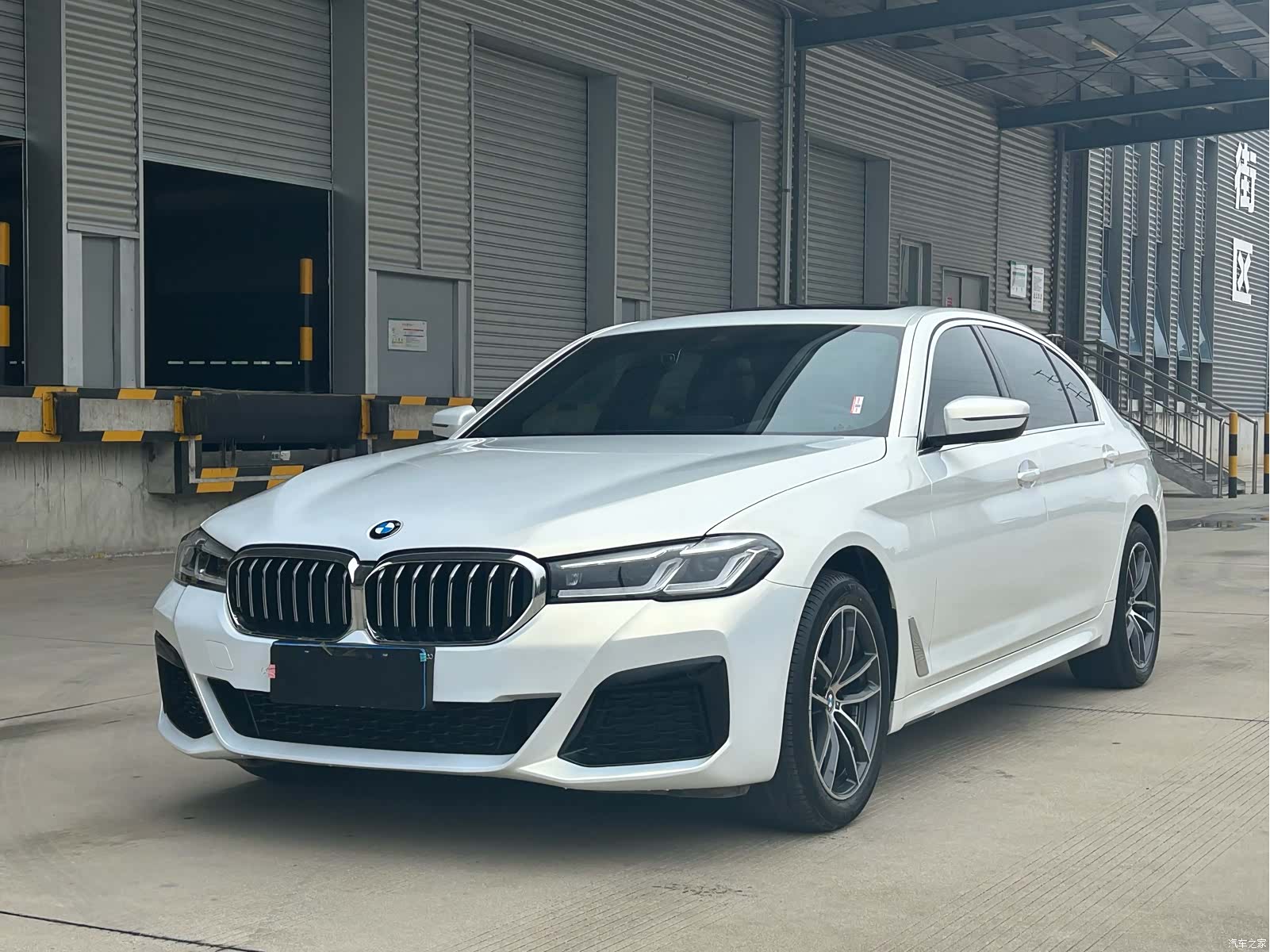 BMW 5 Series, 2022 1