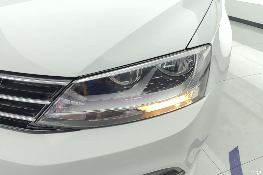 Volkswagen Sagitar, 2016 все фото