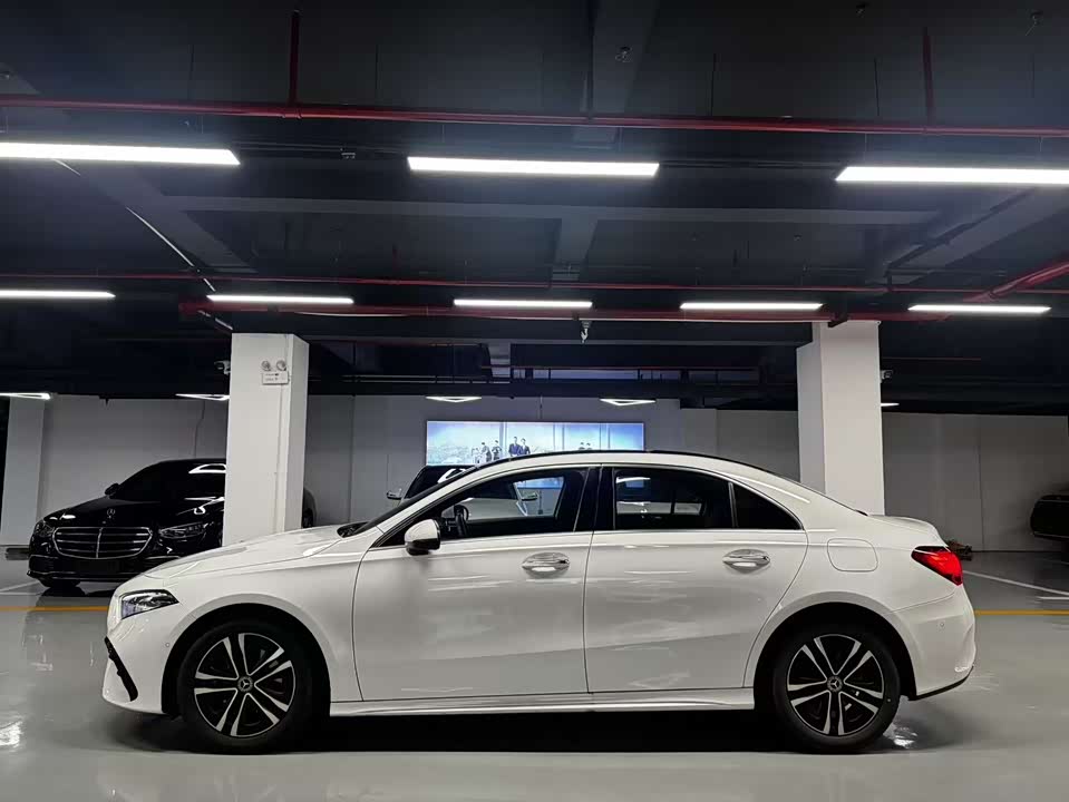 Mercedes-Benz Class A Mercedes-Benz Class A