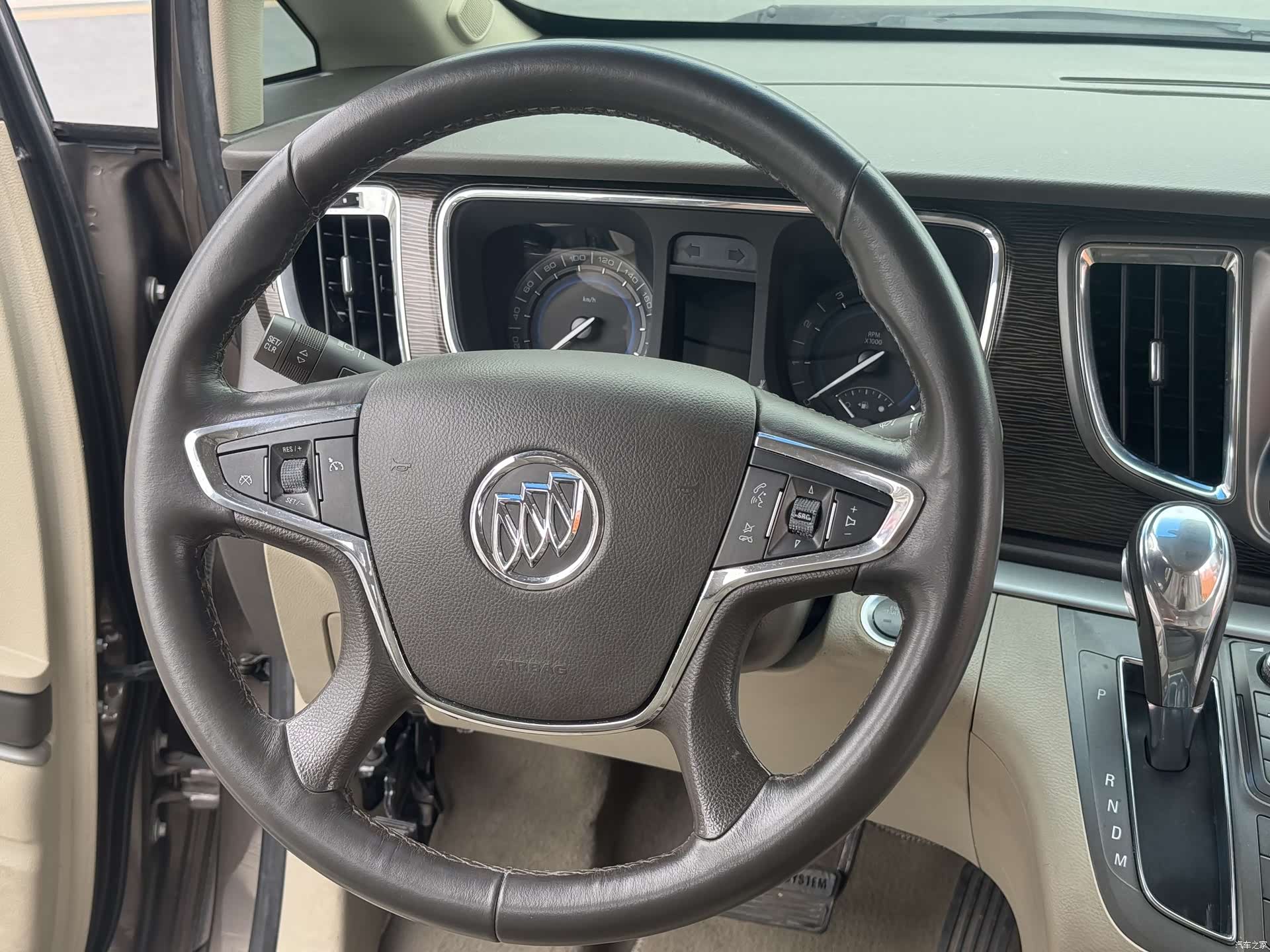 Buick GL8, 2011 25