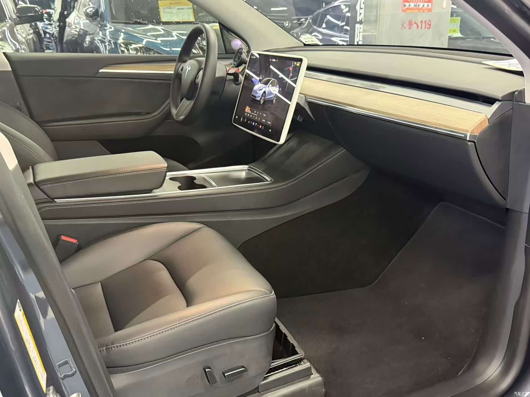 Tesla Model Y, 2022 10