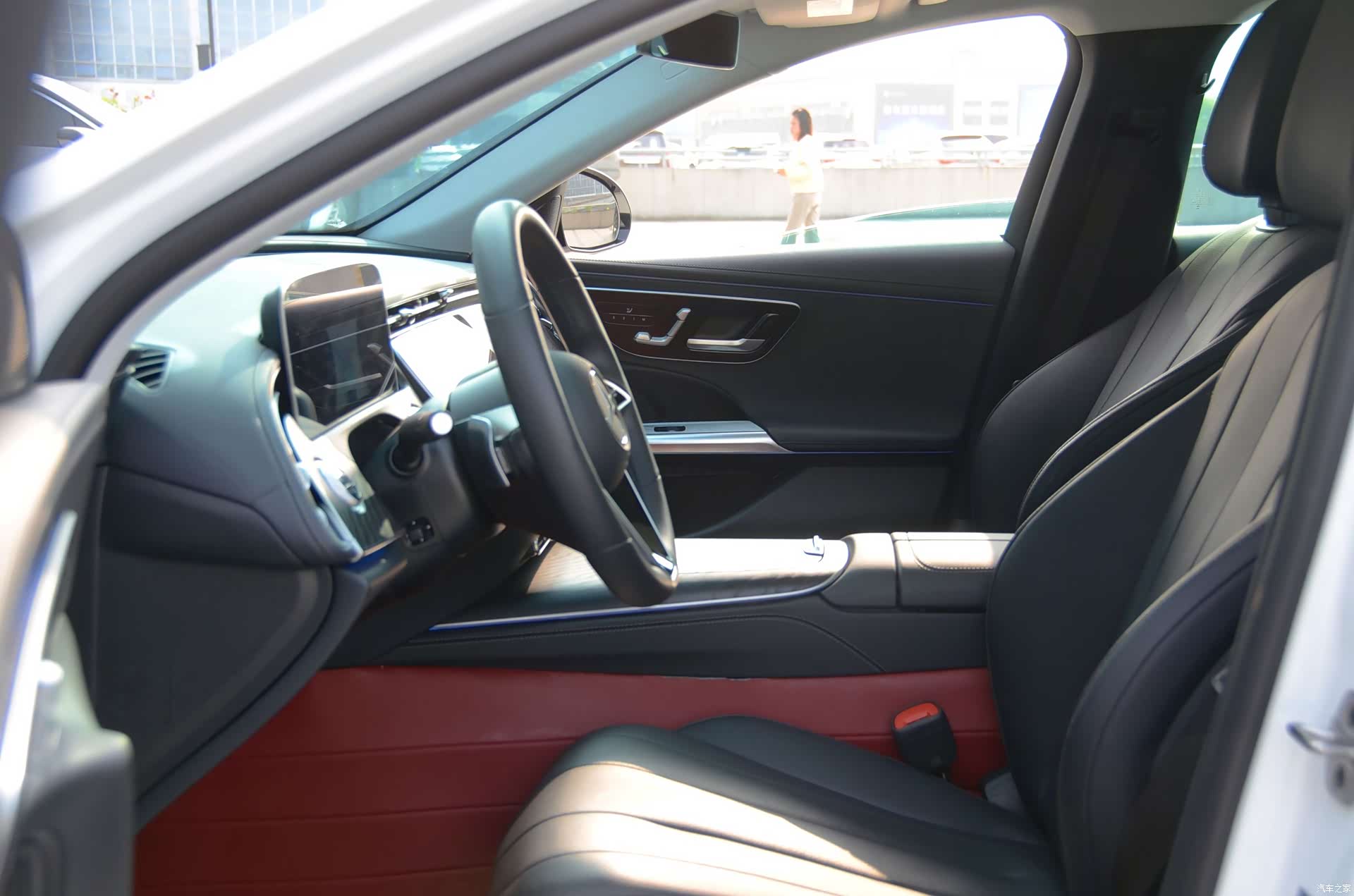 Mercedes-Benz E-Class, 2024 8