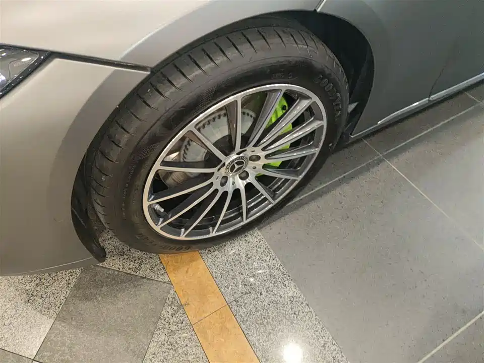 Mercedes-Benz EQS