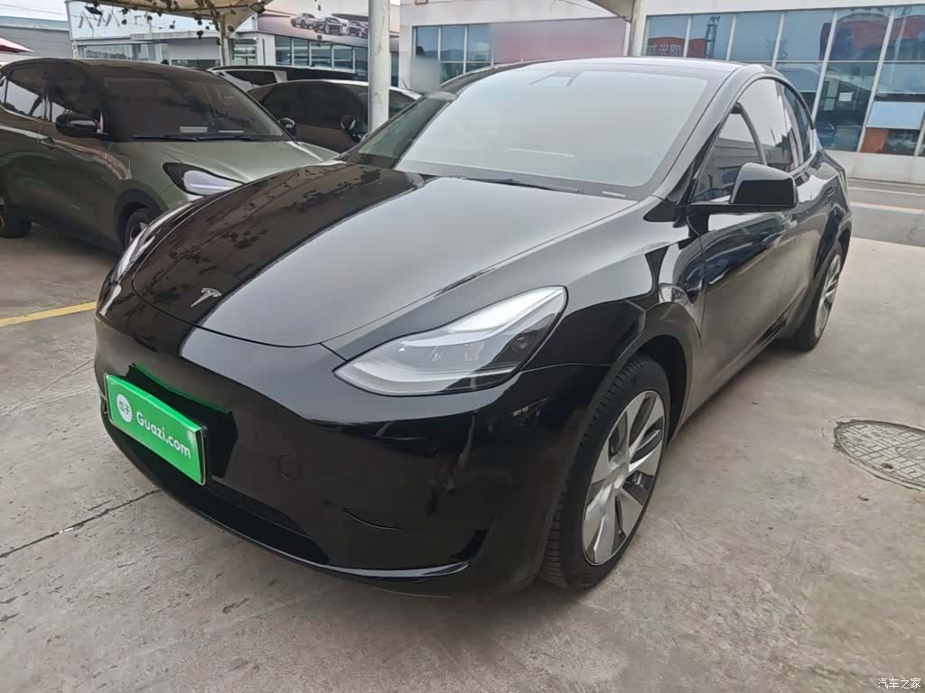 Tesla Model Y, 2022 2