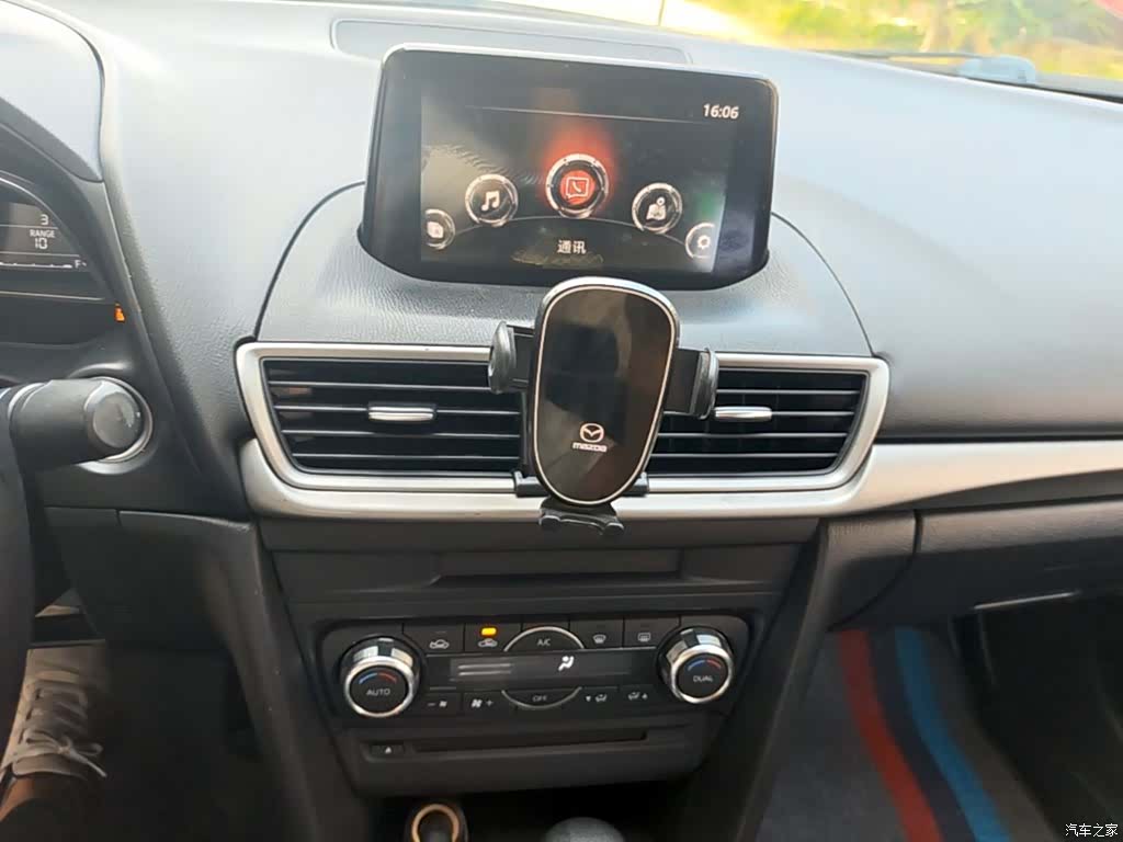 Mazda Mazda3, 2017 13