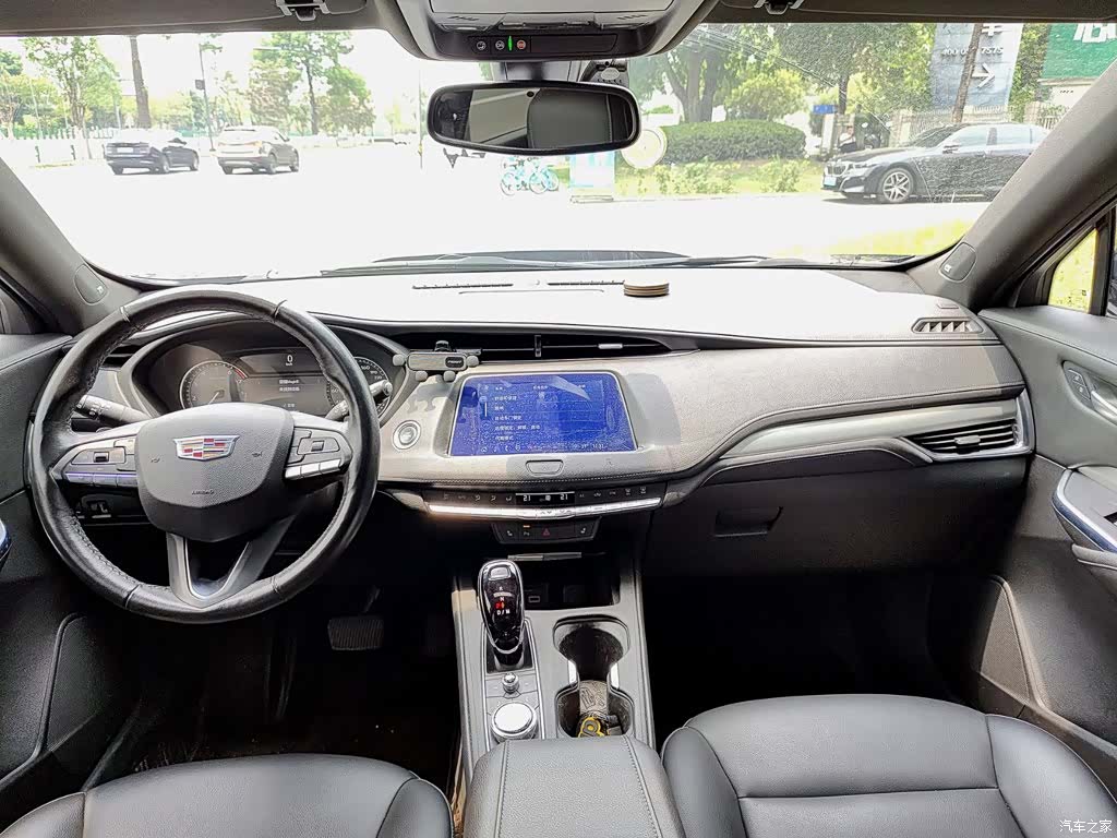 Cadillac XT4, 2021 10