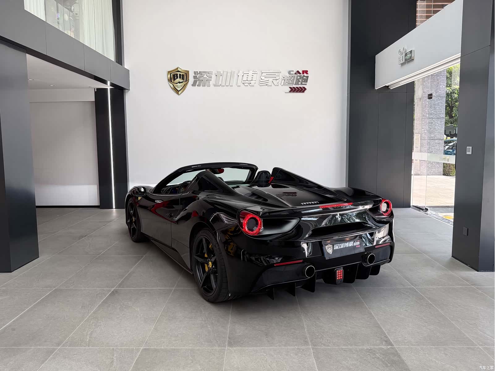 Ferrari 488, 2019 15