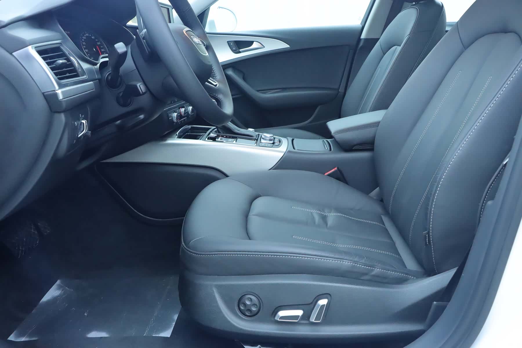 Audi A6L, 2018 все фото