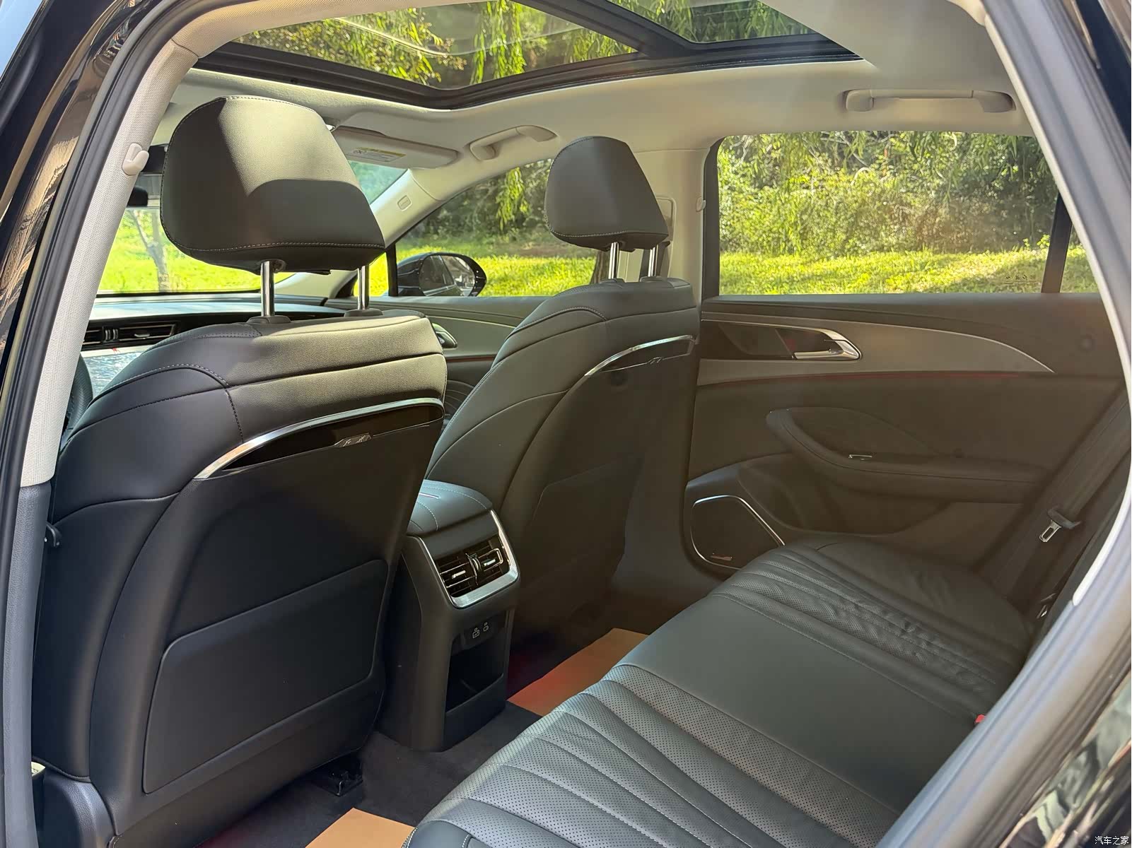 Hongqi H5, 2022 4