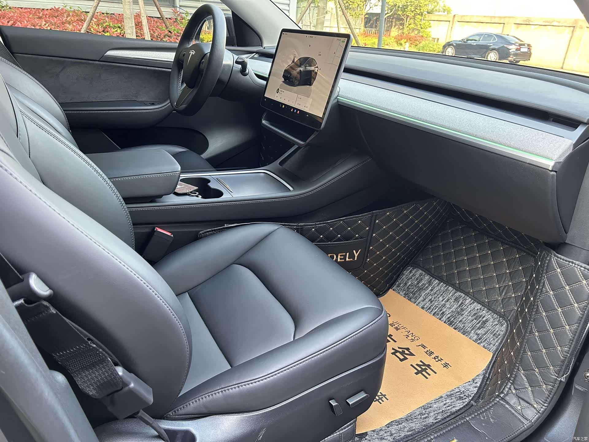 Tesla Model Y, 2024 10