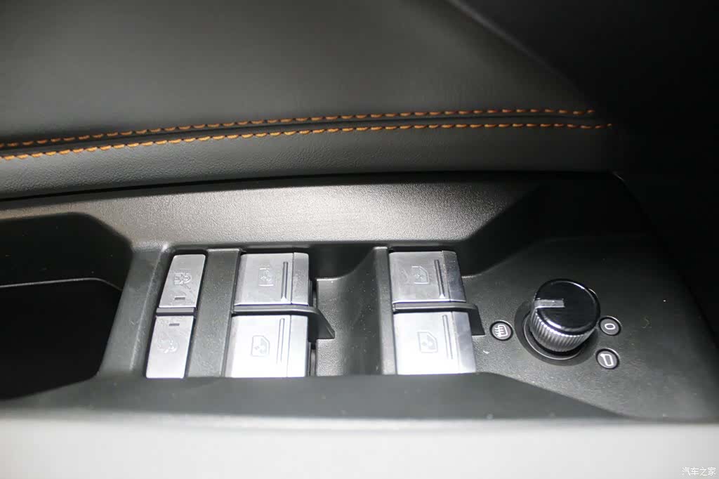 Audi Q4 e-tron, 2025 13