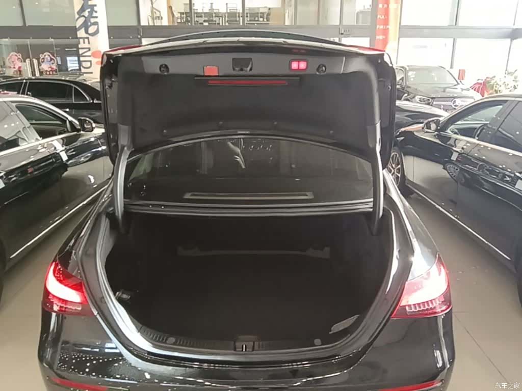Mercedes-Benz E-Class, 2021 19