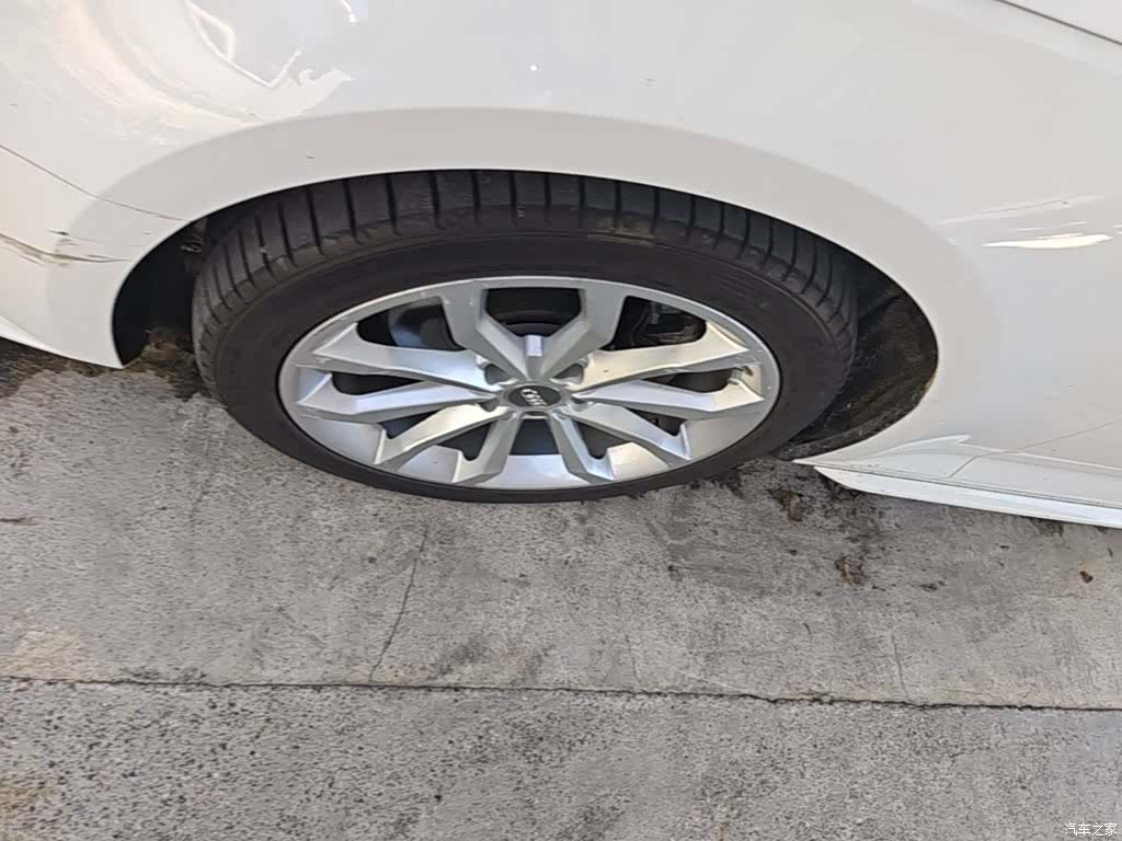 Audi A4L, 2018 23