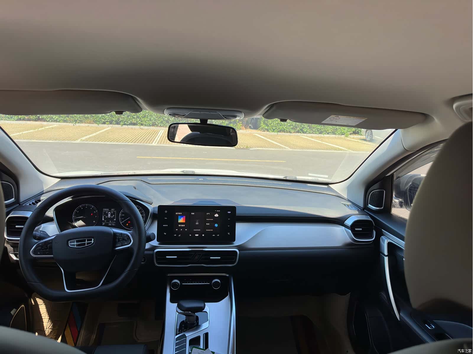 Geely Coolray, 2024 8