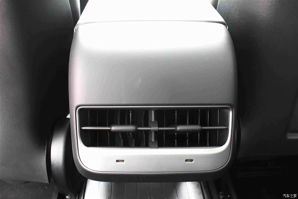 Tesla Model Y, 2023 10