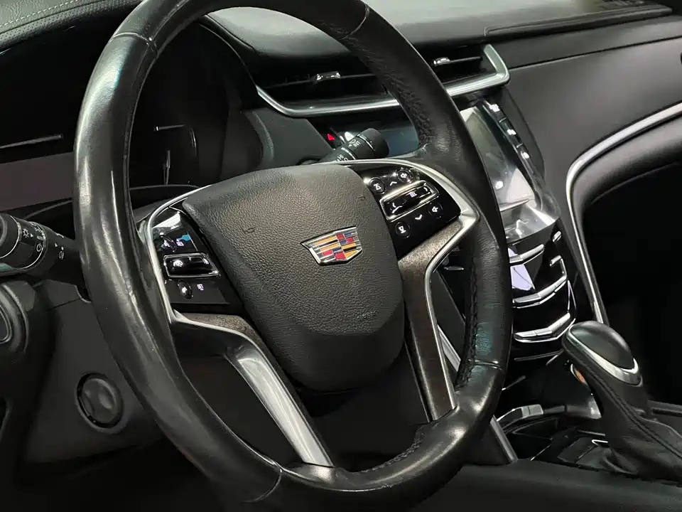 Cadillac XTS