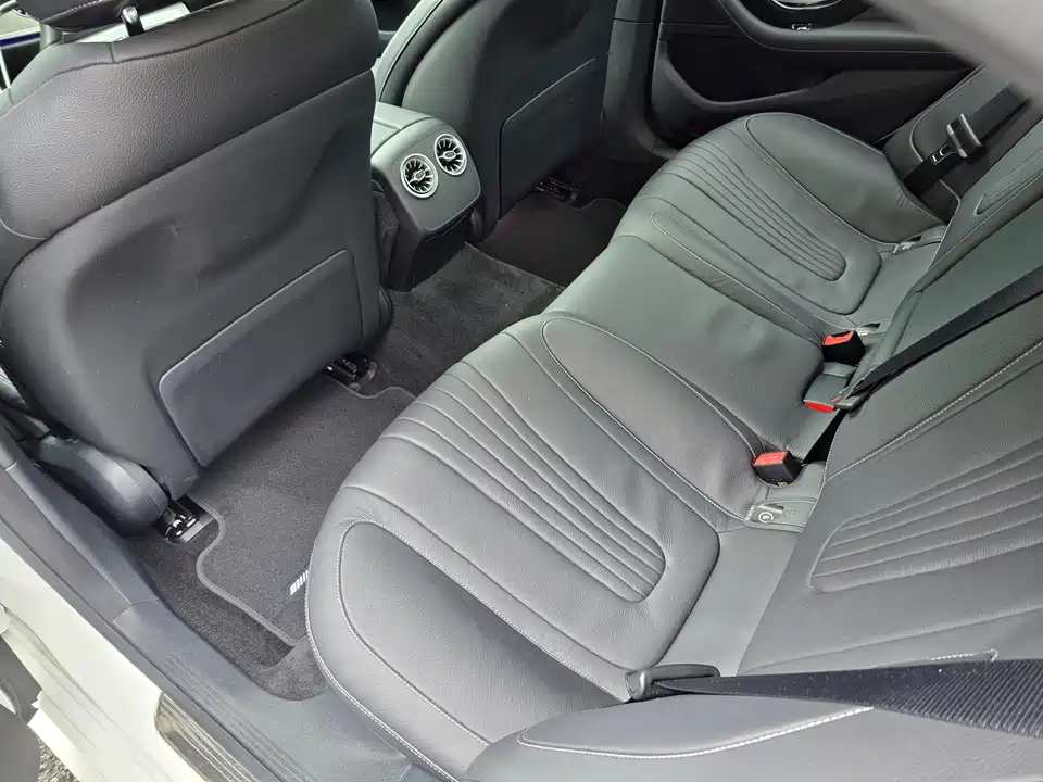 Mercedes-Benz CLS Mercedes-Benz CLS
